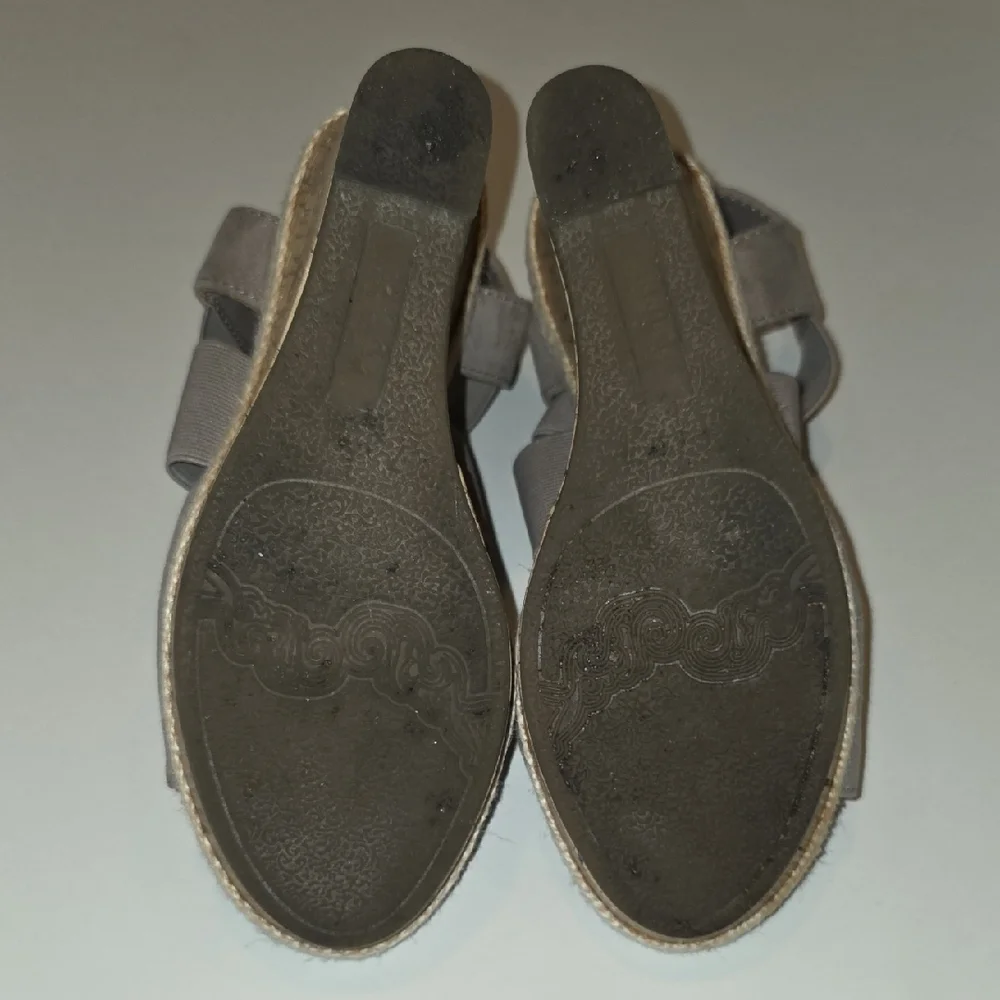 a.n.a. A New Approach Nautical Beige Taupe Elastic Strap Wedge Sandals Size 7M